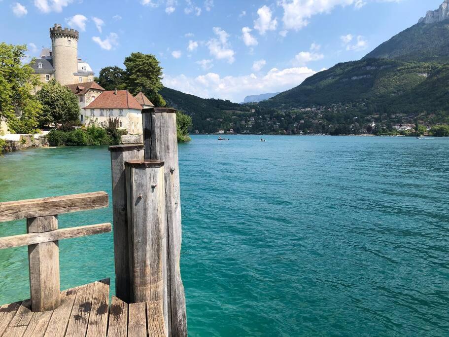 Charmant Et Spacieux Appartement A Quelques Pas Du Lac Duingt Buitenkant foto