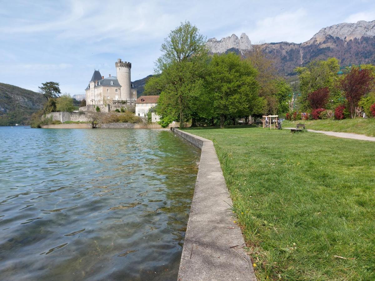 Charmant Et Spacieux Appartement A Quelques Pas Du Lac Duingt Buitenkant foto